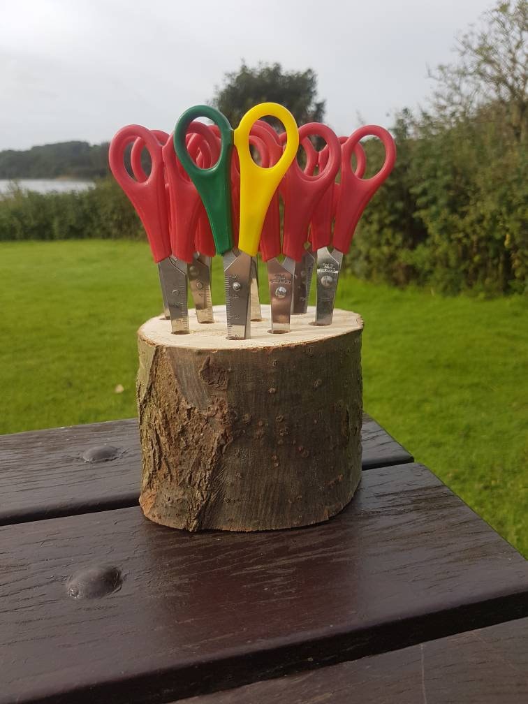 Log Slice Scissor Holder